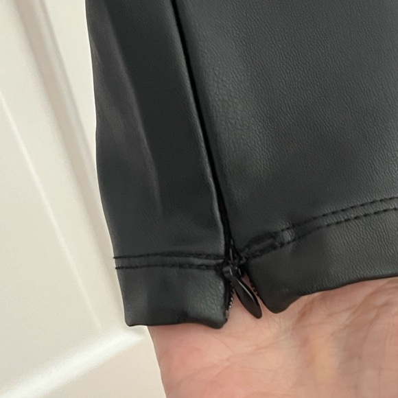 NWT Generation Love Size XS Women's Dawson Vegan Leather Button Leggings Chic - Picture 7 of 16